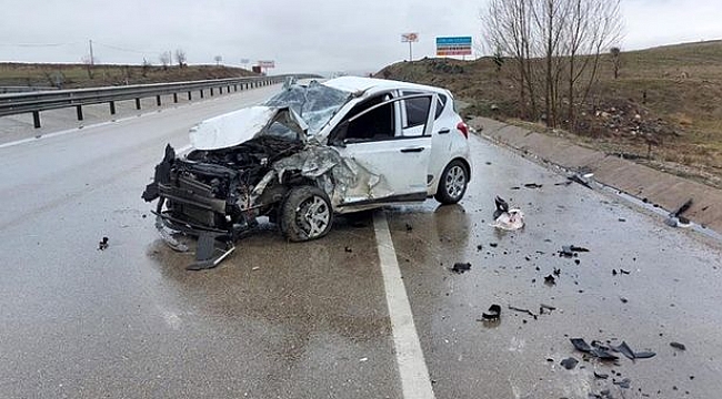 Nöbetten çıkan pratisyen hekim, eve dönüş yolunda kaza yaptı