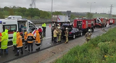 Trafik Kazasında Müdahale Eden Sağlıkçılara Araç Çarptı, 6 Kişi Yaralandı