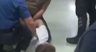 Alkollü İki Şahıs Sakarya Hastanesinde Kargaşa Yarattı: Sataşmalar ve Ters Kelepçe Anı Kamerada