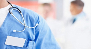 Siyasi Görüş Farklılığına Dayalı Hakaret: Hemşireye Hakaret Eden Doktor ve Eşi Açığa Alındı